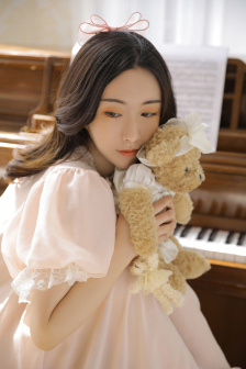 俏女性花开
